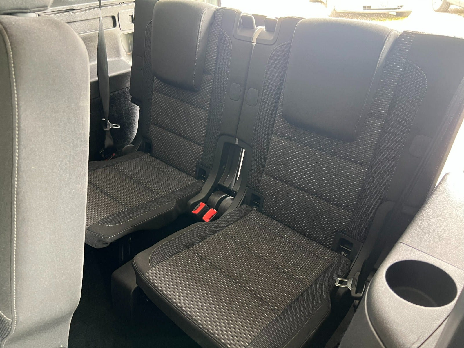 Sølv VW Touran fra 2018