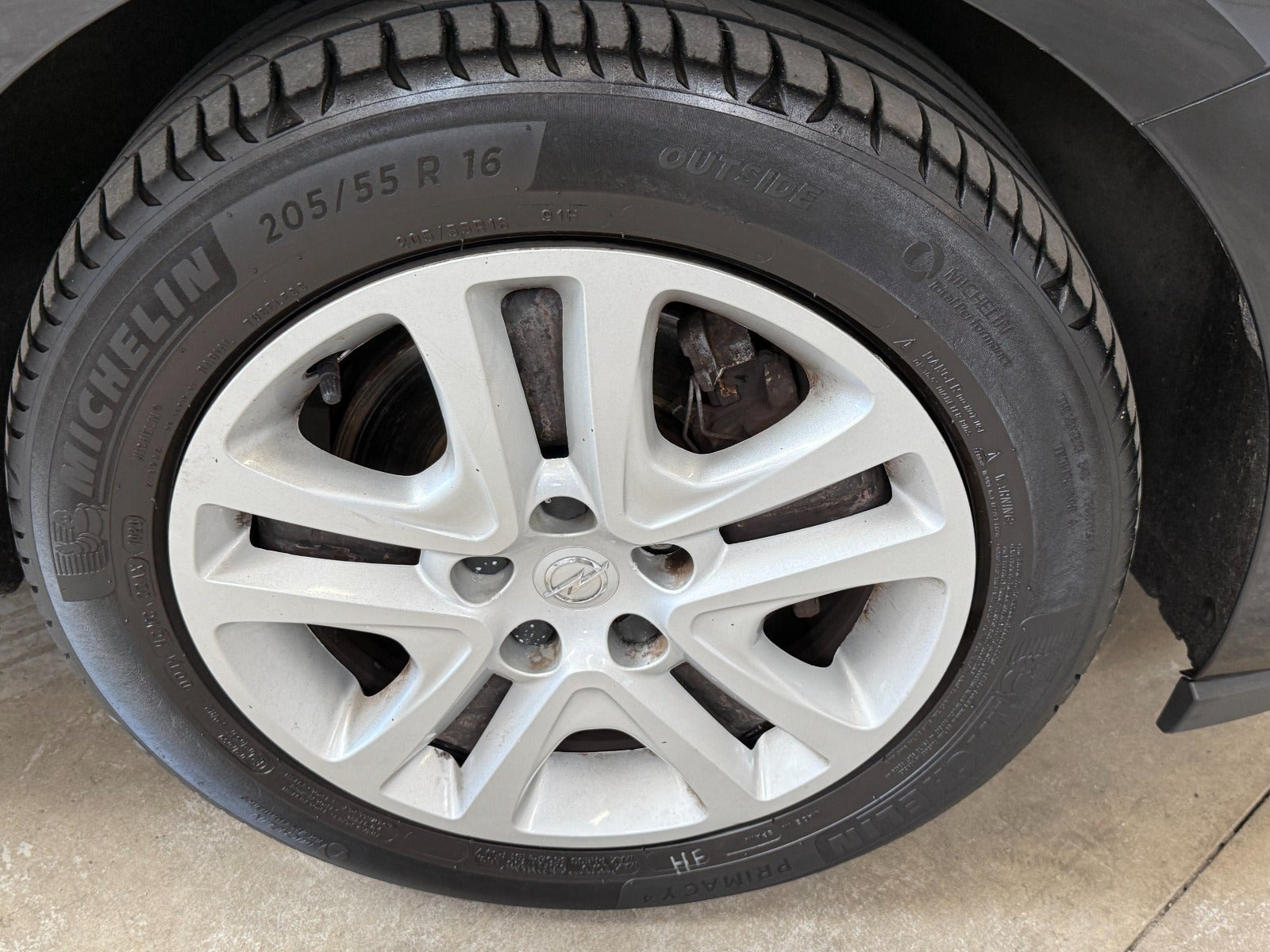 Sort Opel Astra fra 2017