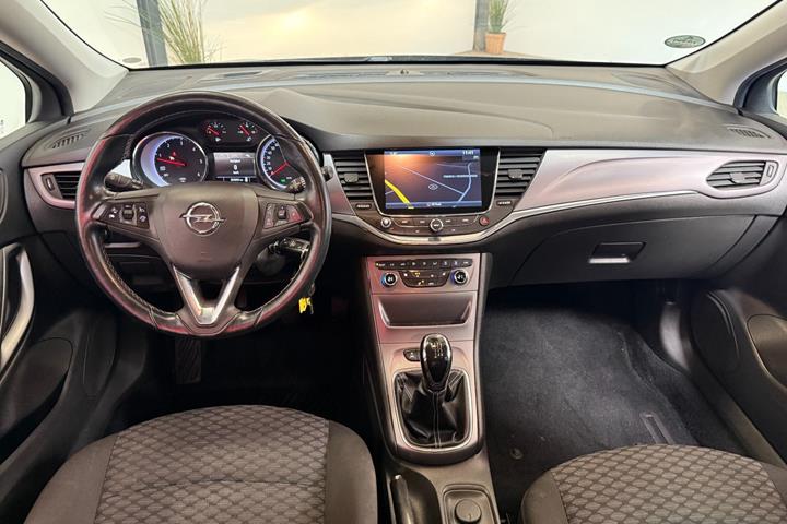 Sort Opel Astra fra 2017