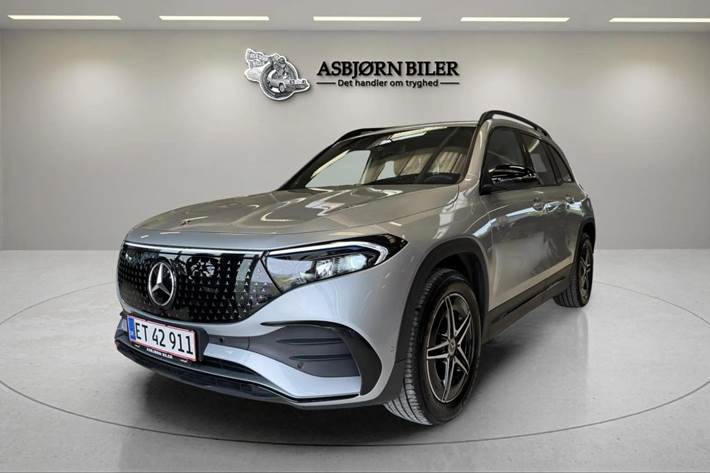 Sølv Mercedes EQB250+ fra 2024