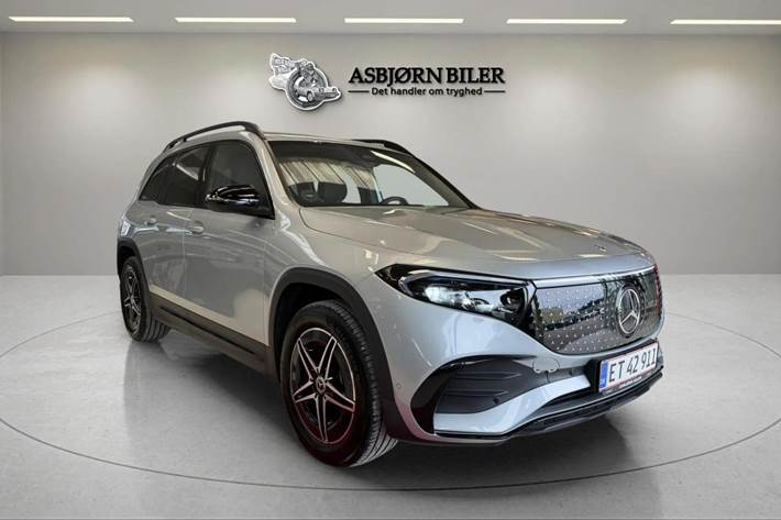 Sølv Mercedes EQB250+ fra 2024