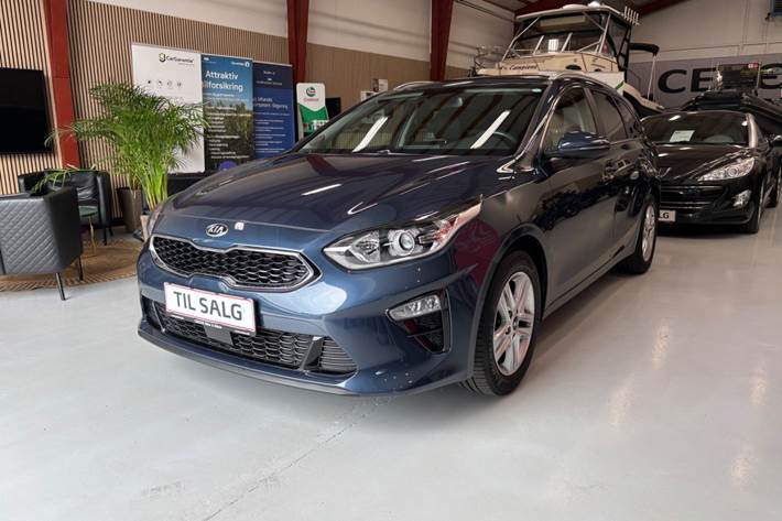 Blå Kia Ceed fra 2019