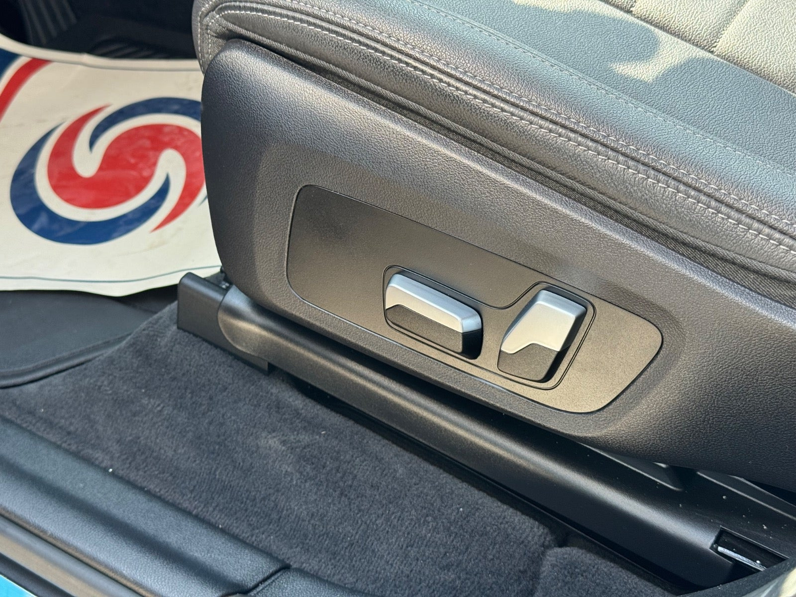 Grå BMW iX3 fra 2022