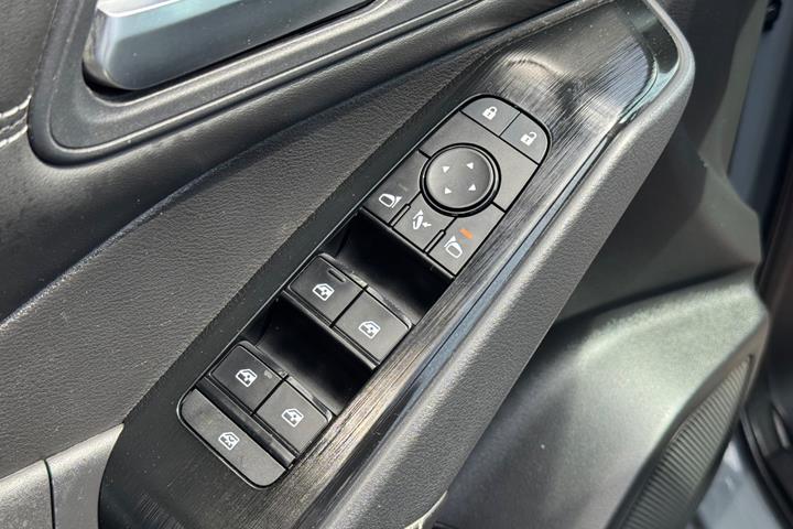 Grå Nissan Qashqai fra 2021