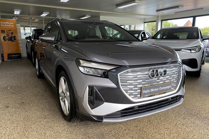 Grå Audi Q4 e-tron fra 2025