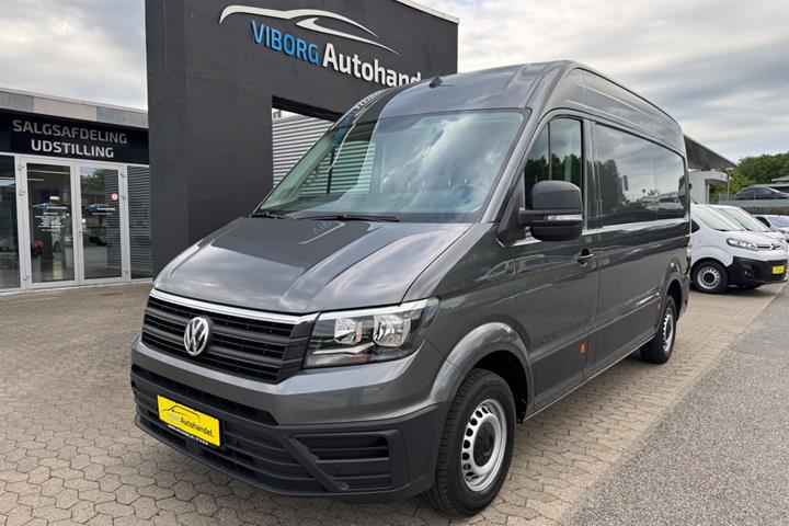 Grå VW Crafter 35 fra 2021