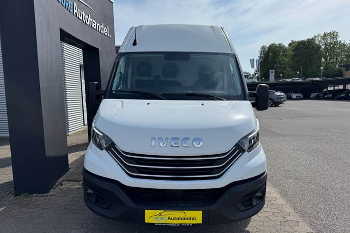 Hvid Iveco Daily fra 2026