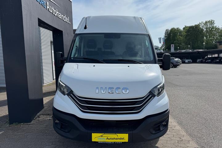 Hvid Iveco Daily fra 2026