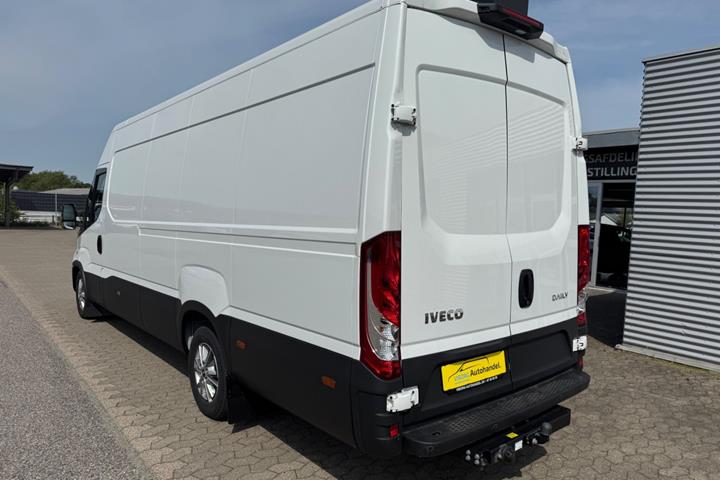 Hvid Iveco Daily fra 2026