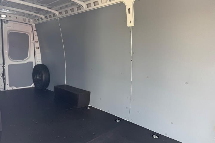 Hvid Iveco Daily fra 2026