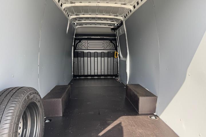 Hvid Iveco Daily fra 2026
