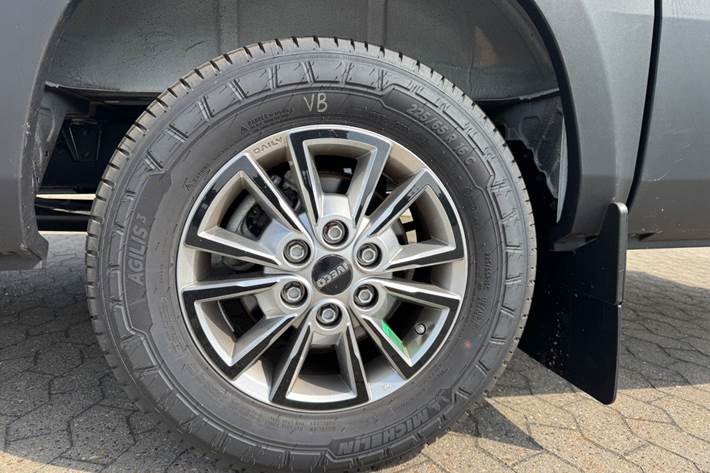 Hvid Iveco Daily fra 2026