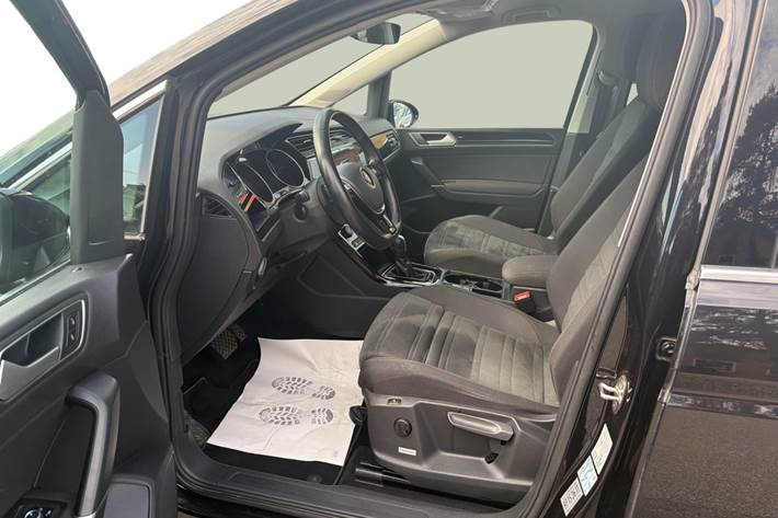 Sort VW Touran fra 2021