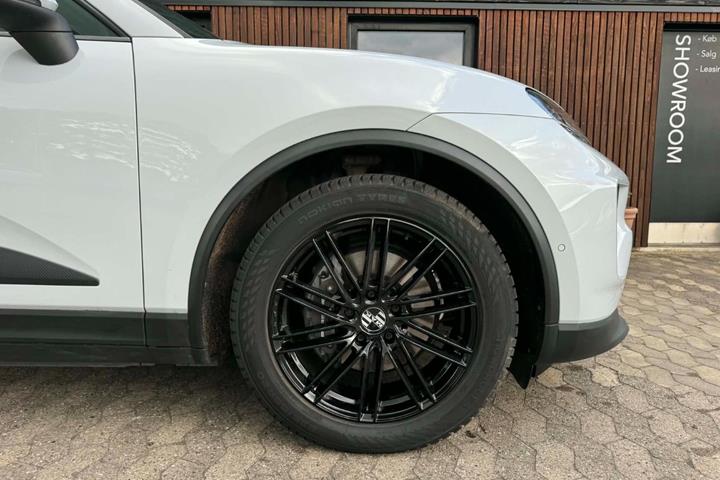Blå Porsche Macan 4 fra 2025