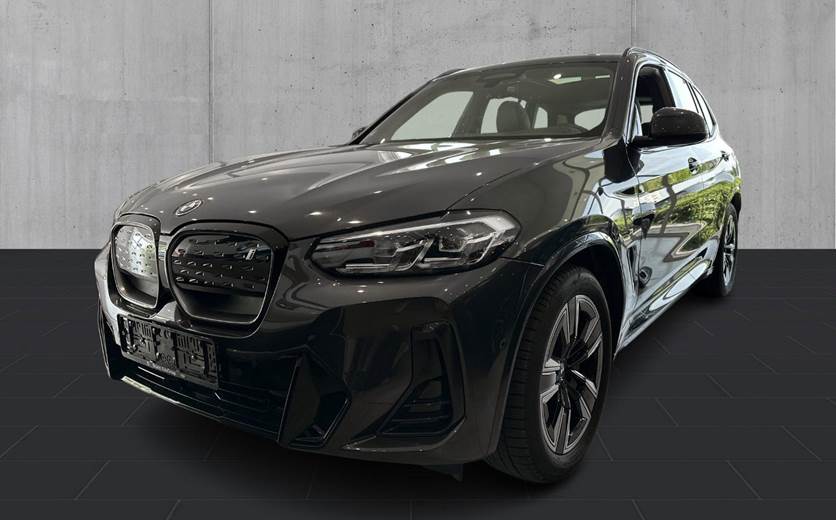 BMW iX3 Charged M-Sport