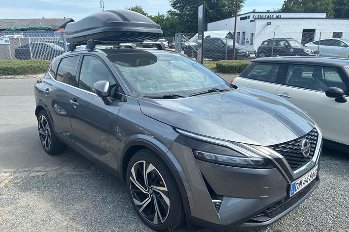 Grå Nissan Qashqai fra 2022
