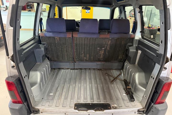 Sølv Citroën Berlingo fra 1999