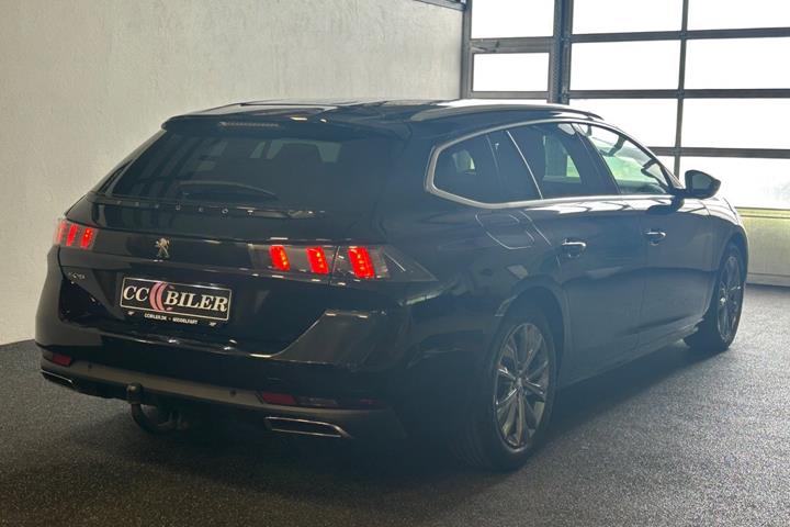 Sort Peugeot 508 fra 2020