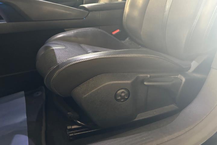 Sort Peugeot 508 fra 2020