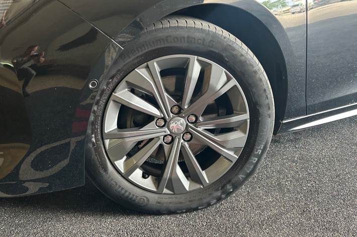 Sort Peugeot 508 fra 2020