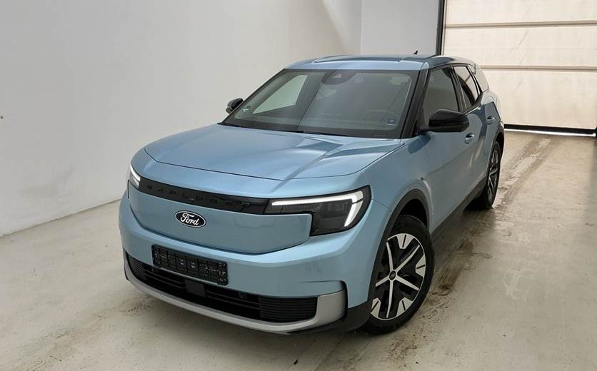 Ford Explorer 77 Select Extended Range