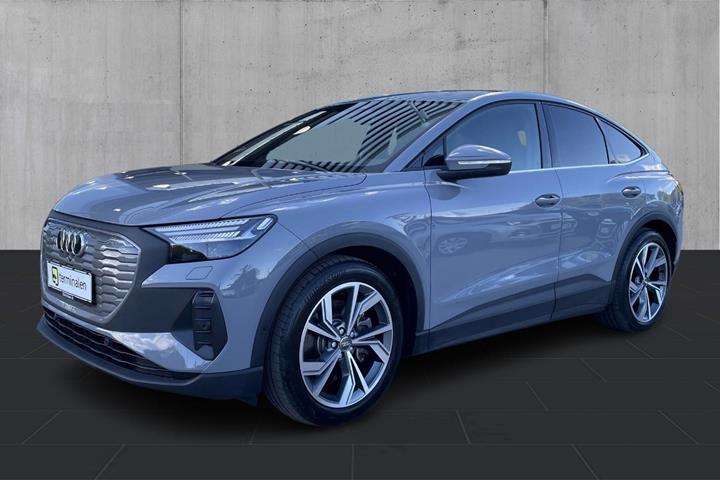 Grå Audi Q4 e-tron fra 2022 set udefra