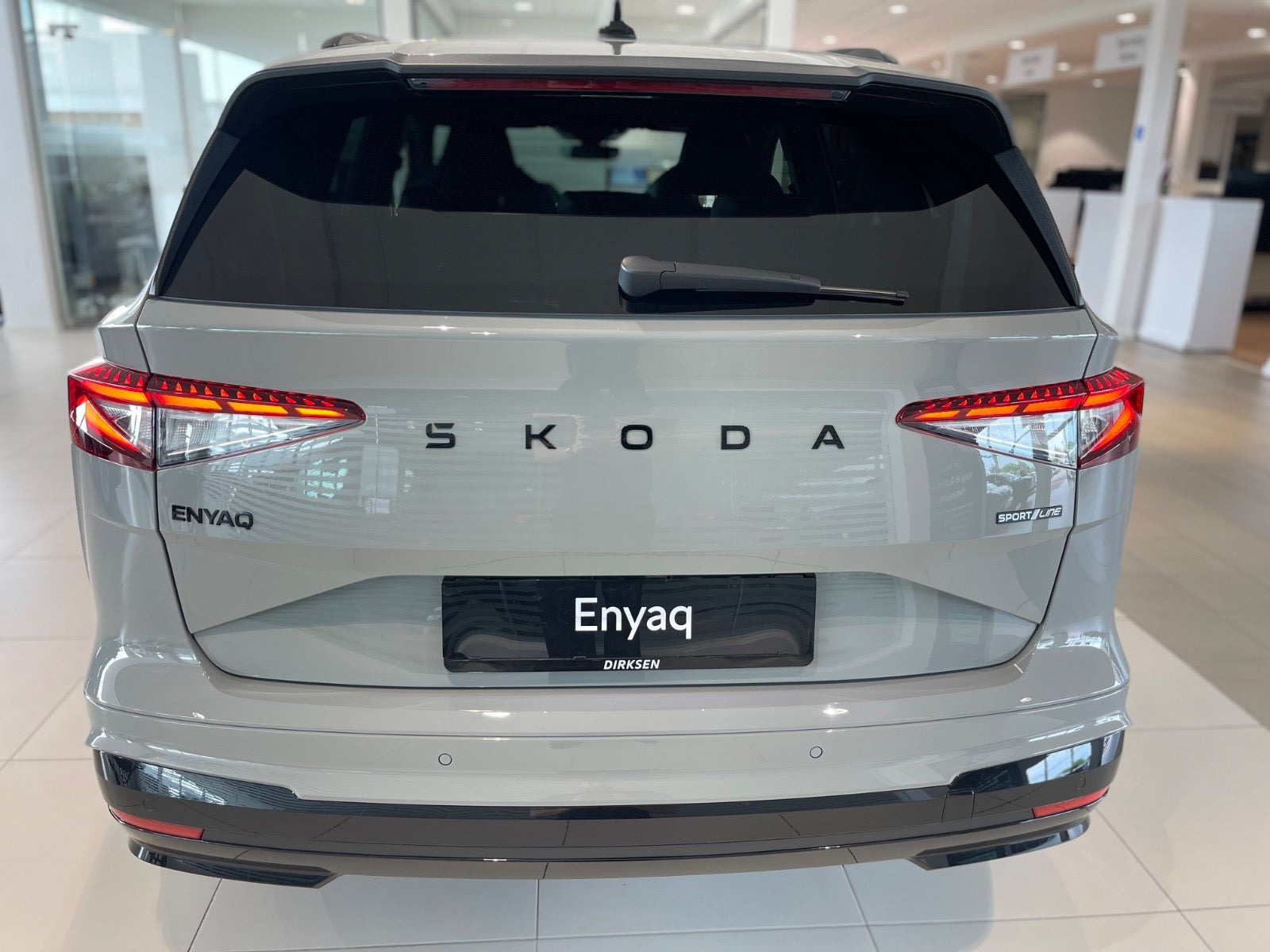 Grå Skoda Enyaq fra 2026