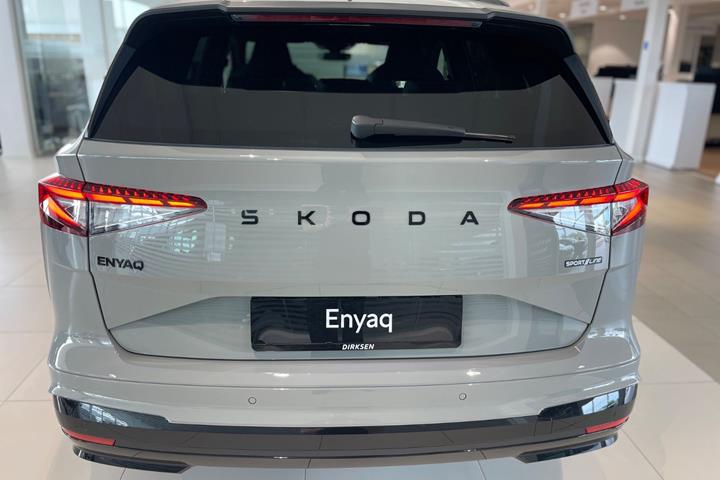 Grå Skoda Enyaq fra 2026