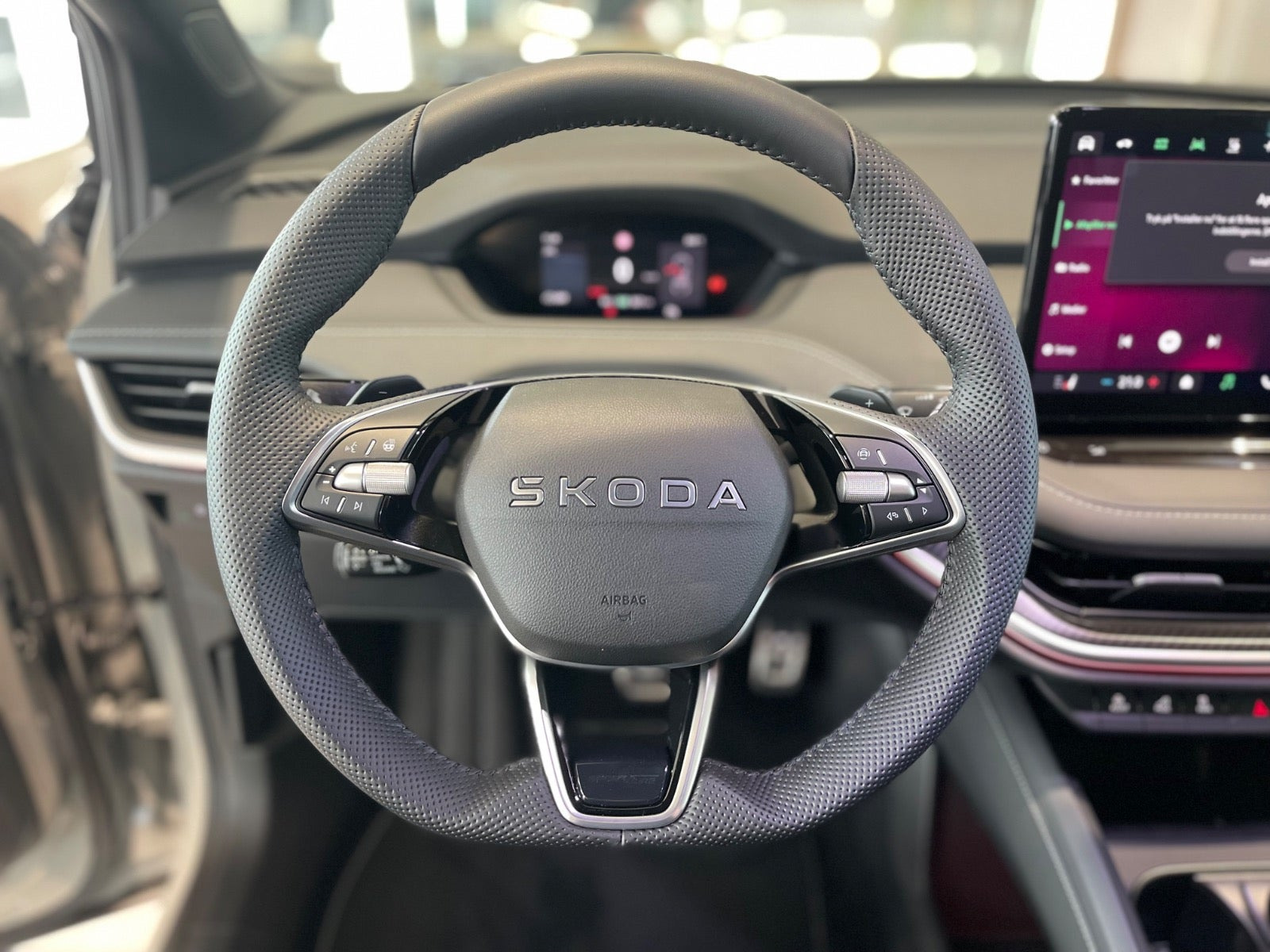 Grå Skoda Enyaq fra 2026