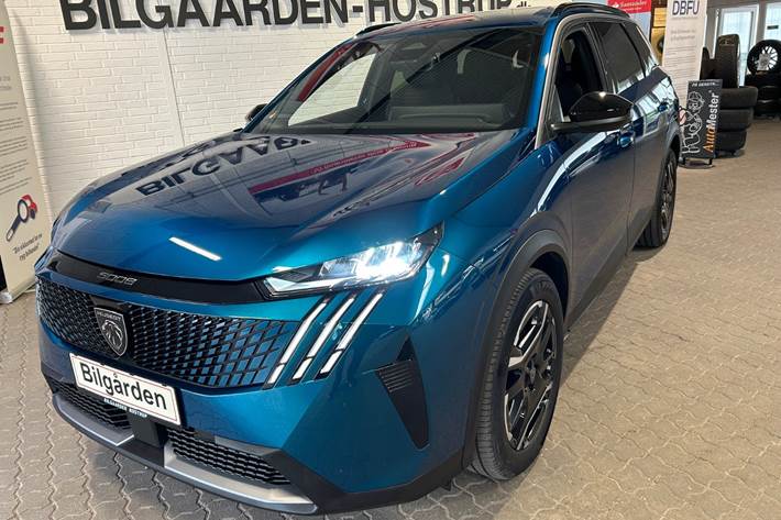 Blå Peugeot e-5008 fra 2025