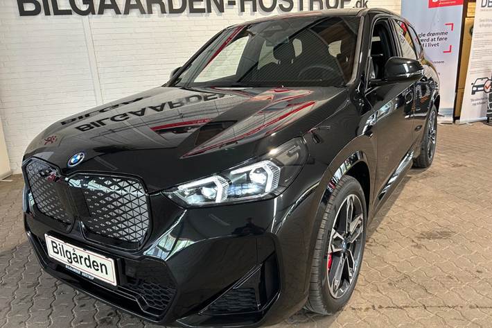 Sort BMW iX1 fra 2025