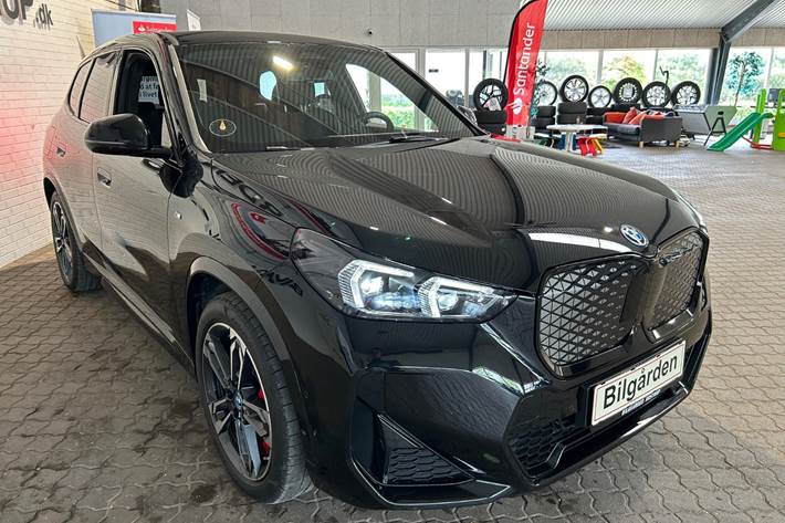 Sort BMW iX1 fra 2025
