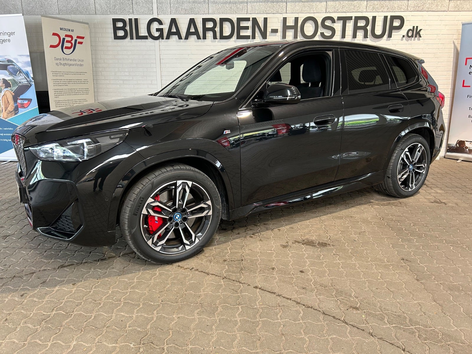 Sort BMW iX1 fra 2025