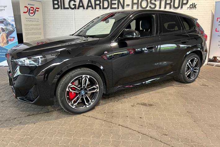Sort BMW iX1 fra 2025