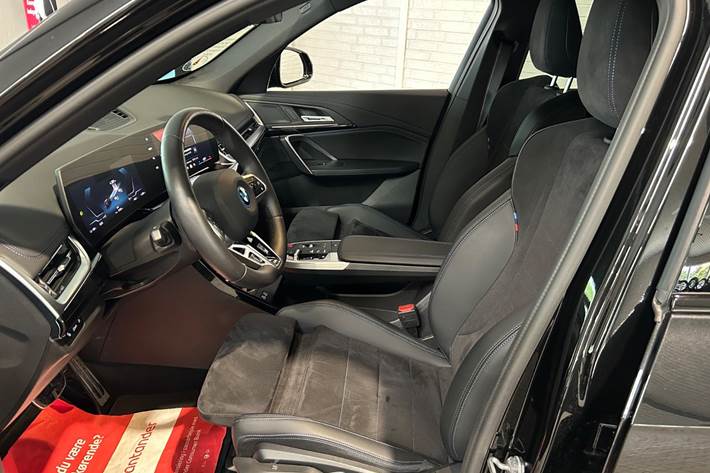 Sort BMW iX1 fra 2025