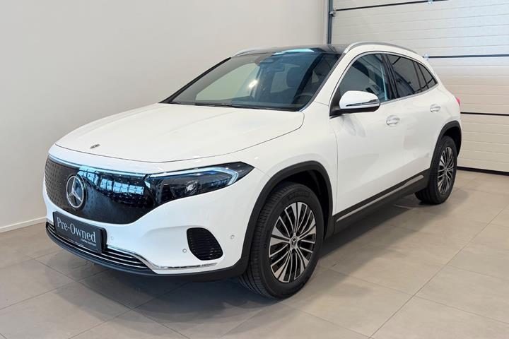 Hvid Mercedes EQA250 fra 2025 set udefra