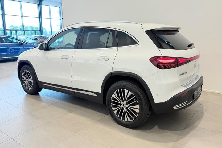 Hvid Mercedes EQA250 fra 2025