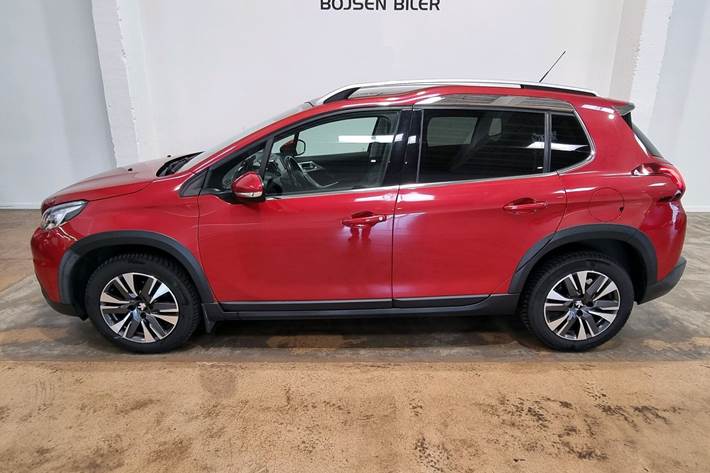 Rød Peugeot 2008 fra 2019