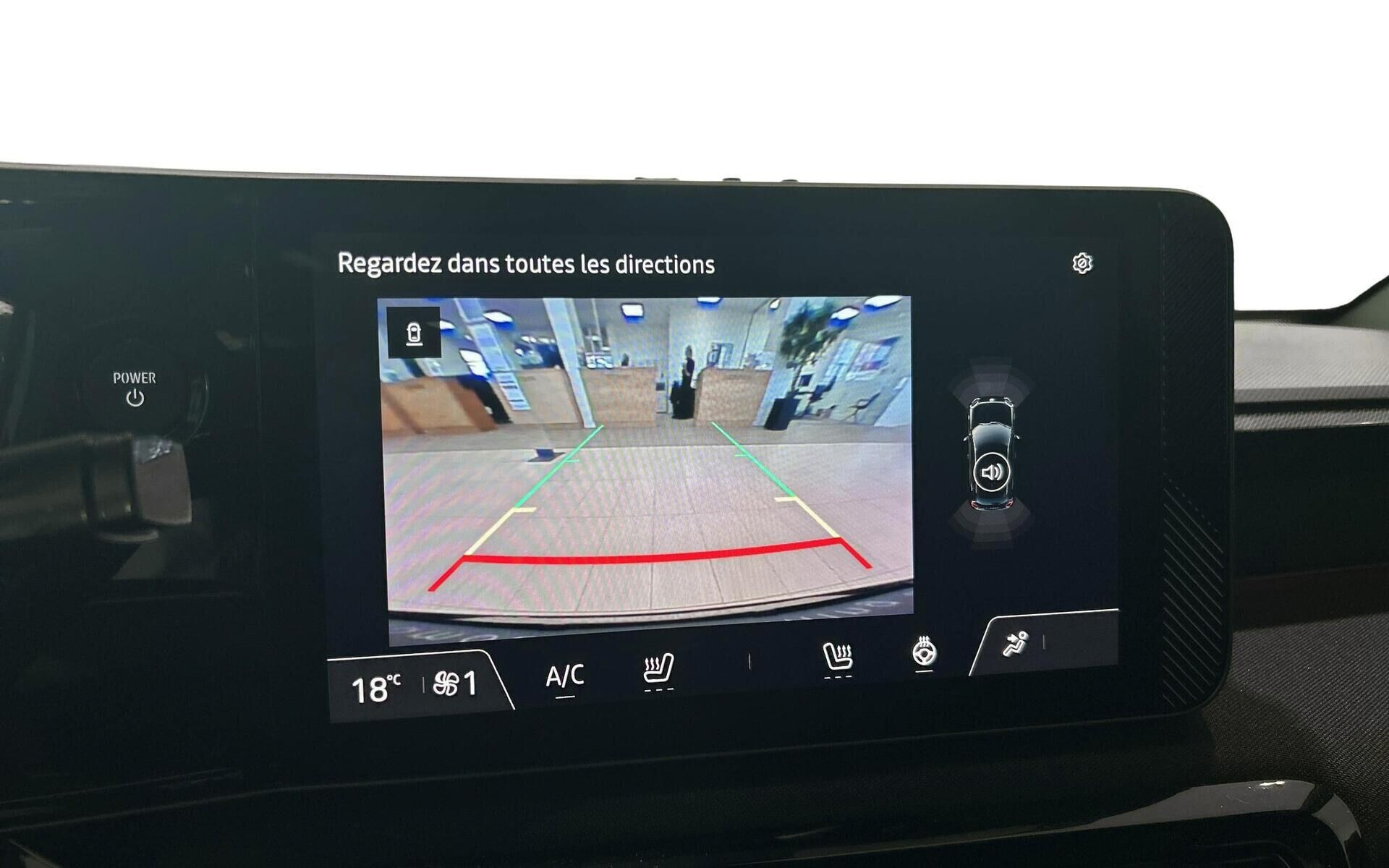 Rød Nissan Micra fra 2026