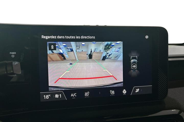 Rød Nissan Micra fra 2026