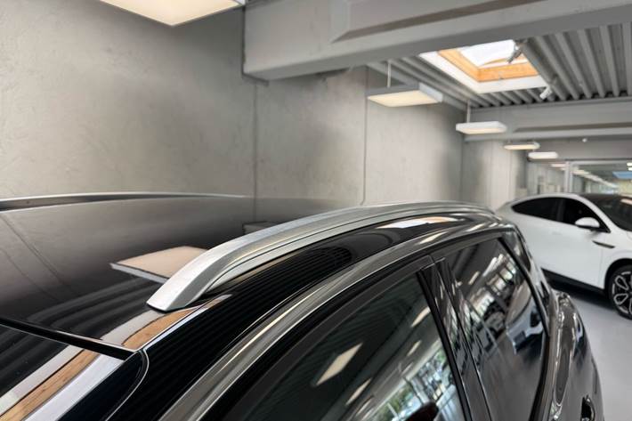 Grå Peugeot 3008 fra 2021