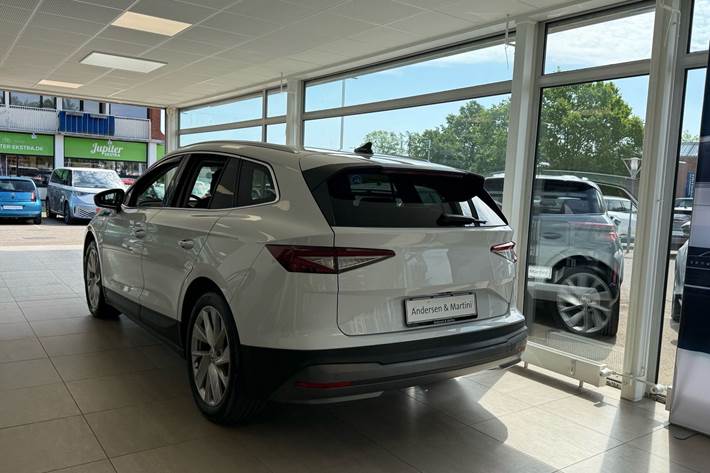 Hvid Skoda Enyaq fra 2022