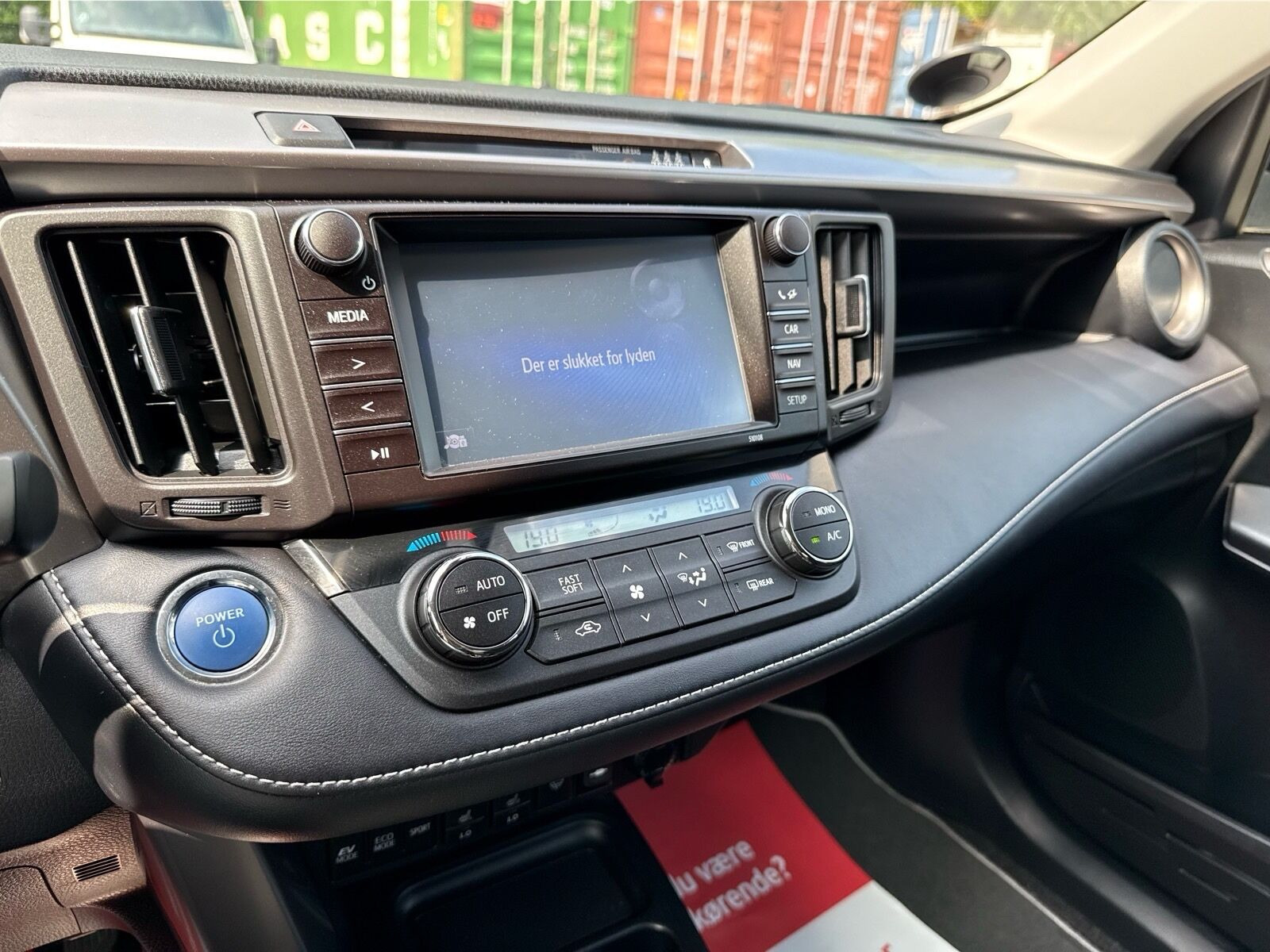 Sort Toyota RAV4 fra 2016