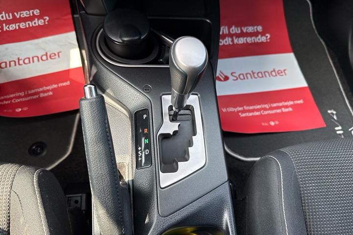 Sort Toyota RAV4 fra 2016