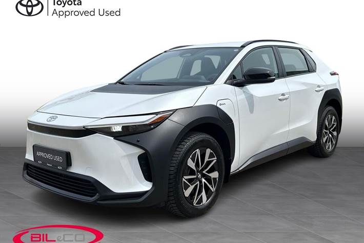 Hvid Toyota BZ4X fra 2025