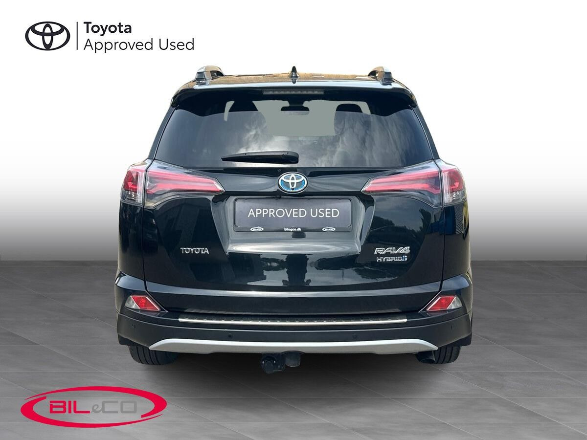 Sort Toyota RAV4 fra 2019