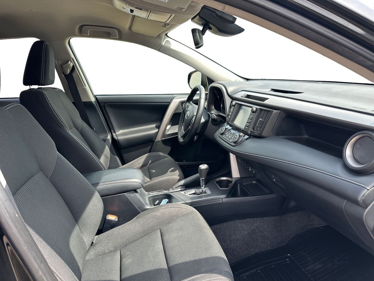 Sort Toyota RAV4 fra 2019