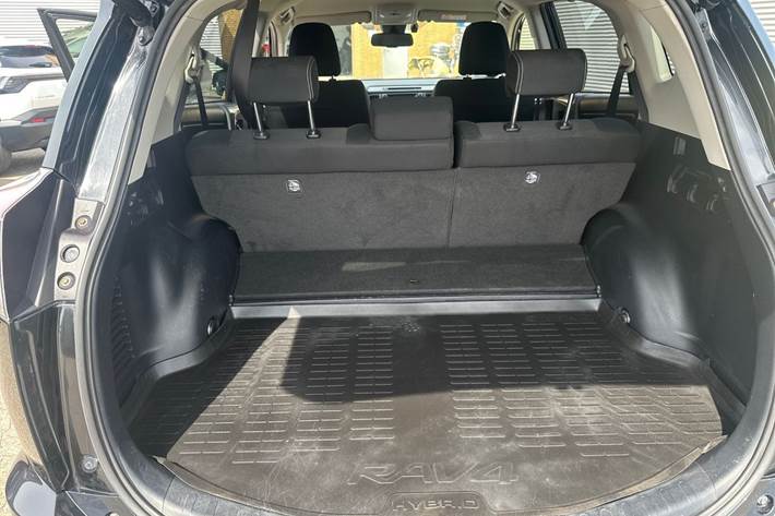 Sort Toyota RAV4 fra 2019