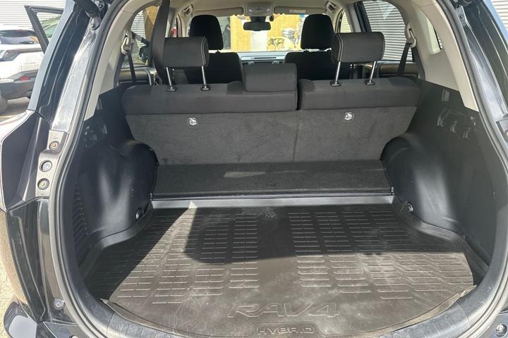 Sort Toyota RAV4 fra 2019