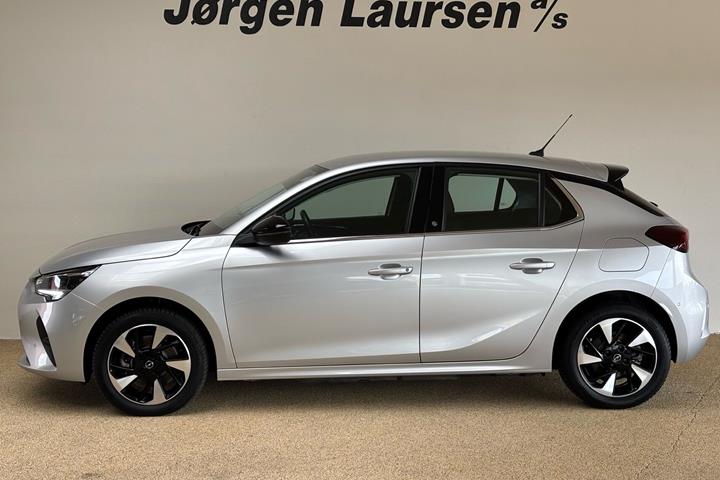 Sølv Opel Corsa-e fra 2023